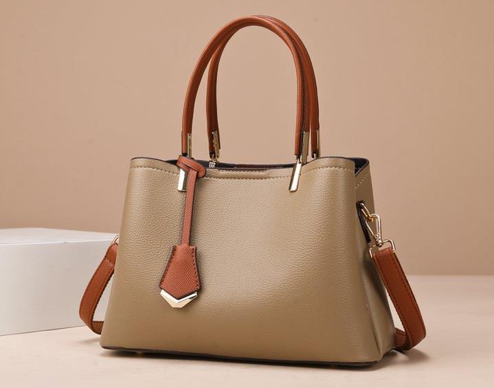 What Are the Advantages of PU Leather Handbags?