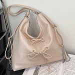 What to Consider When Customizing Women's Bags from Chinese Manufacturers?